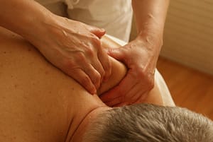 massage-shoulders